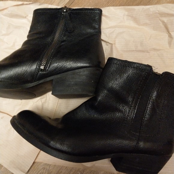 Ninewest ankle boot - Picture 2 of 2